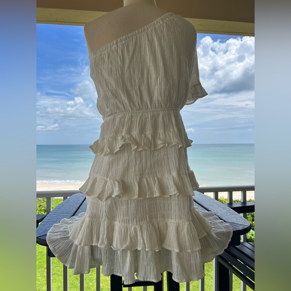 Beautiful white Dissh one shoulder dress size 6 AU - Picture 2 of 5